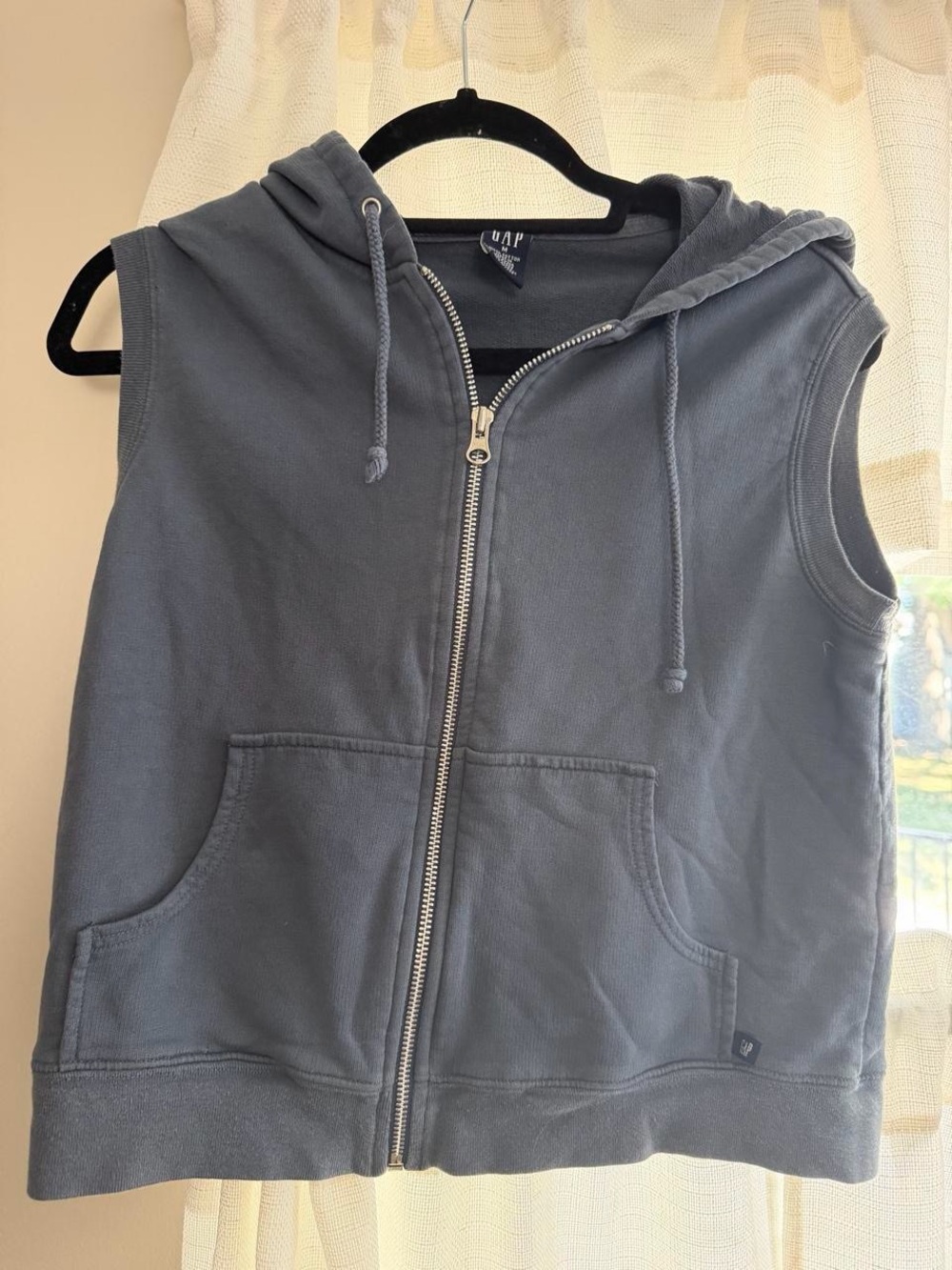 GAP Women’s Sleeveless Hooded Zip-Up Vest - Charcoal Gray